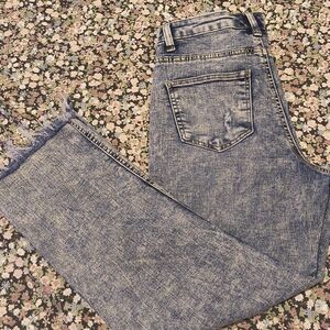 Women's Straight Leg/Ankle. Will Bundle All Jeans. Just Bundle And Make Offer!!